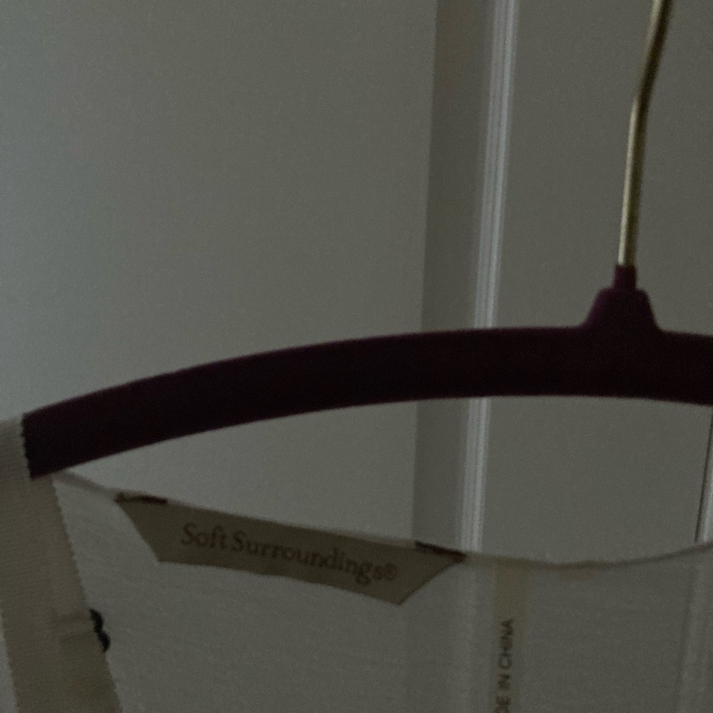 CAbi Cream 3D Lace Camisole M . Adjustable straps. soft surroundings shrug. - Picture 4 of 4